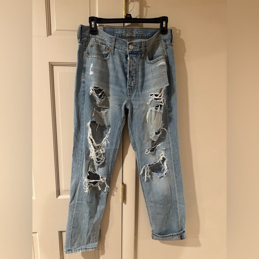 American Eagle Outfitters Light Blue Distressed Boyfriend Jeans